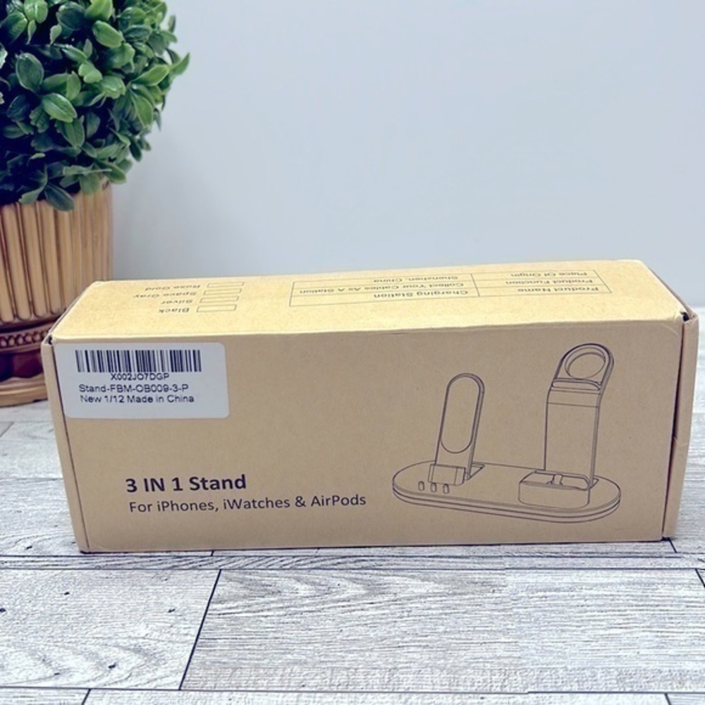 3 in 1 Charging Stand for iPhones, iwatches & Airpods NWT
